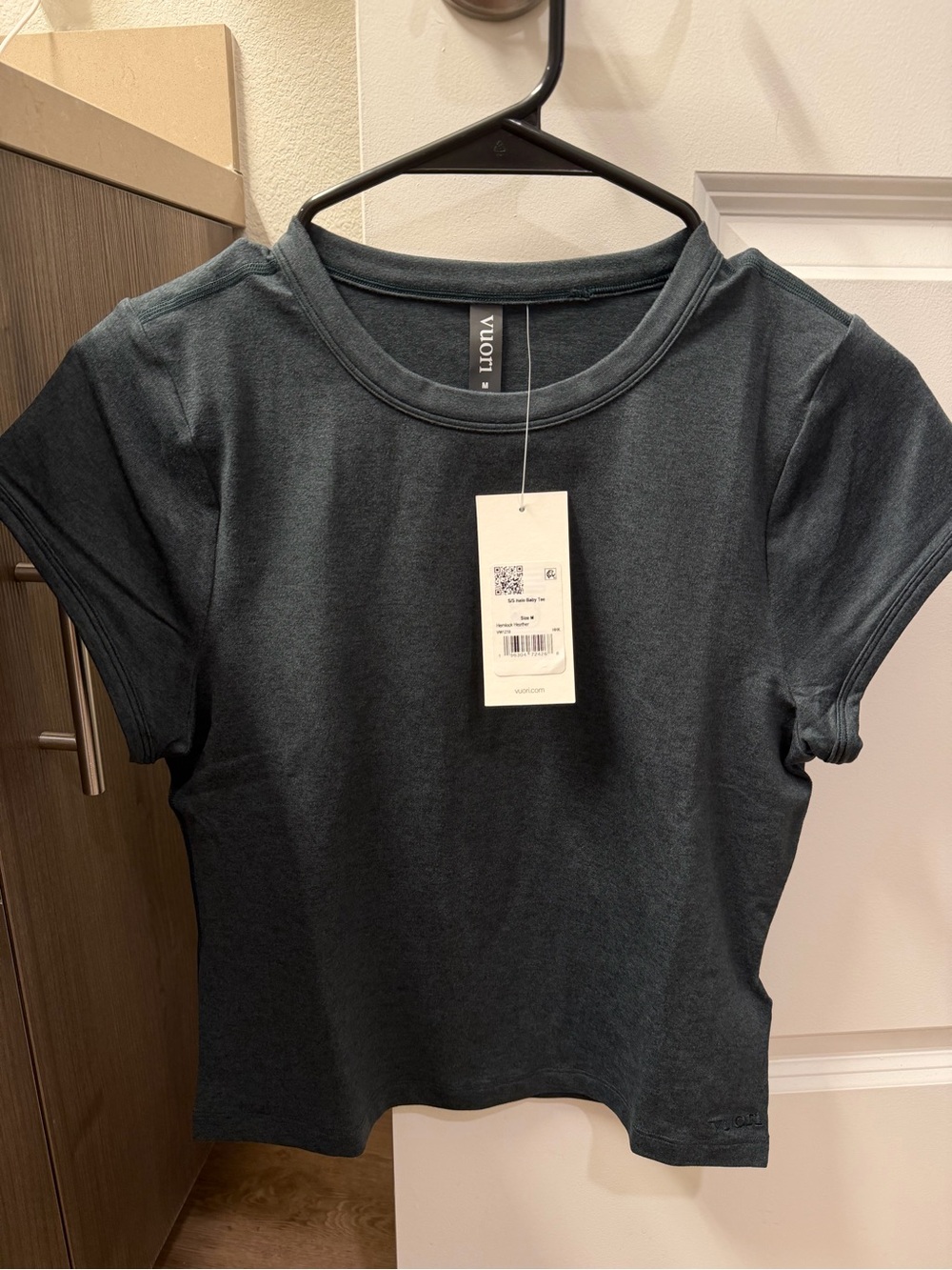 Vuori Women’s Halo Baby Tee - Picture 2 of 5